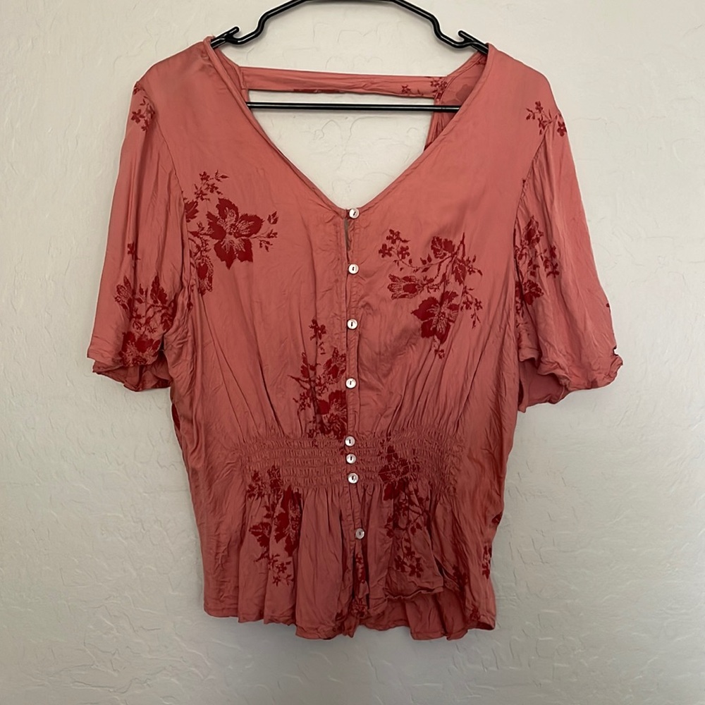 Women’s short sleeve top